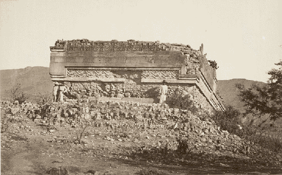 Quatrieme Palais, à Mitla; cote sud.