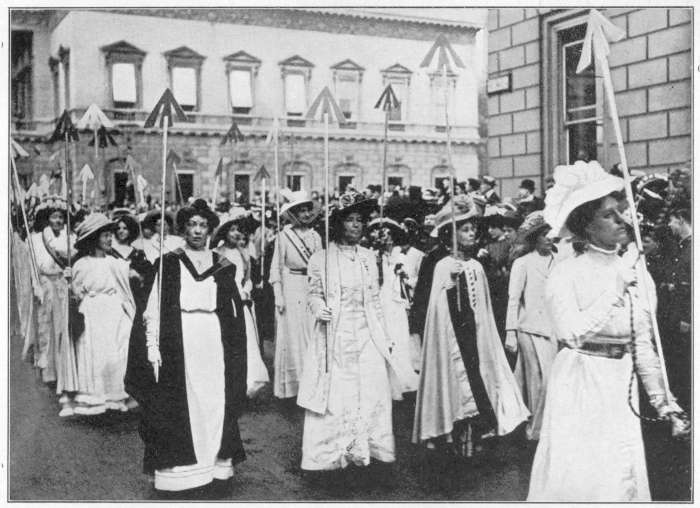 OVER 1,000 WOMEN HAD BEEN IN PRISON—BROAD ARROWS IN THE
1910 PARADE