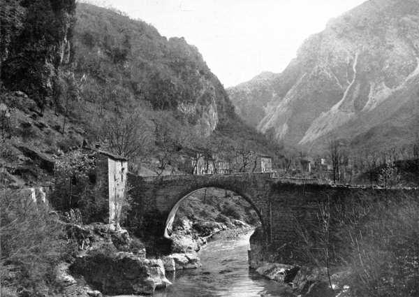 BAGNI DI LUCCA — VALLE DELLA LIMA: PONTE MAGGIO. (Fot. Pellegrini).