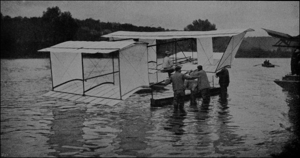 Blriot-Voisin Cellular Biplane with Pontoons